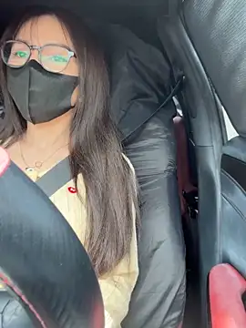 Linh 2004 online show from 9, 10, 2025