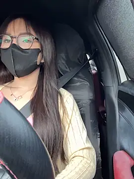 Linh 2004 online show from 17, 9, 2025