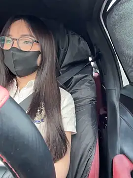 Linh 2004 online show from 22, 9, 2025