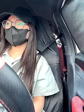 Linh 2004 online show from 21, 9, 2025