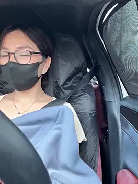 Linh 2004 online show from 6, 10, 2025