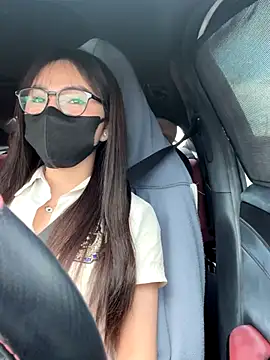 Linh 2004 online show from 16, 10, 2025