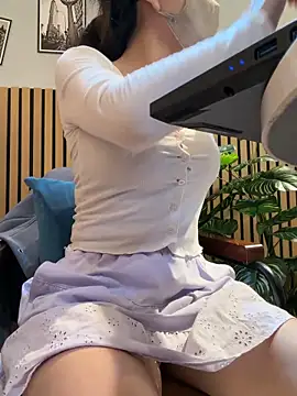 Linh 2004 online show from 21, 3, 2026