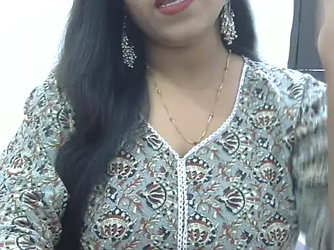 Snapshot of LIYO_ chatting on 16, 10, 2025 LIYO online show from 16, 10, 2025