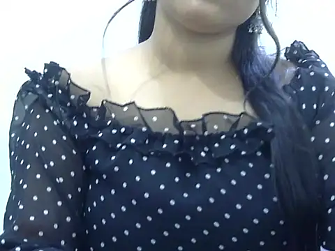 LIYO  online show from 18, 4, 2026