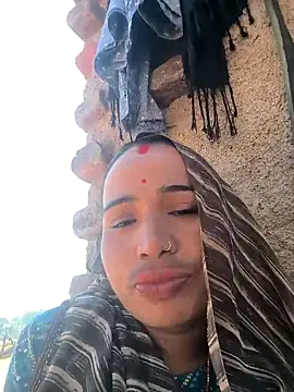 Hot raaani online show from 18, 12, 2025