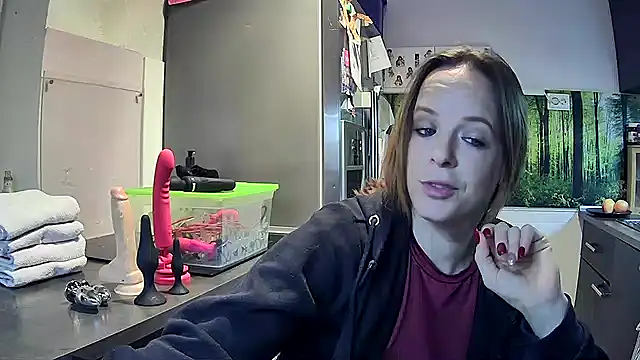 Snapshot of SexyMilf_37 chatting on 9, 10, 2025 SexyMilf 37 online show from 9, 10, 2025