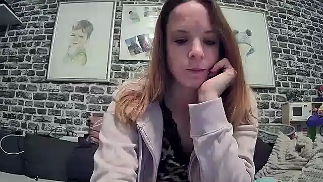 Snapshot of SexyMilf_37 chatting on 29, 9, 2025 SexyMilf 37 online show from 29, 9, 2025