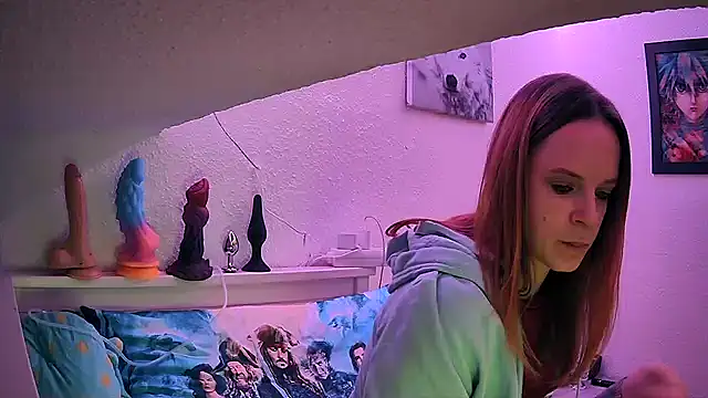 Snapshot of SexyMilf_37 chatting on 17, 10, 2025 SexyMilf 37 online show from 17, 10, 2025