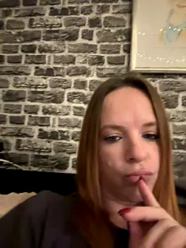 Snapshot of SexyMilf_37 chatting on 12, 10, 2025 SexyMilf 37 online show from 12, 10, 2025