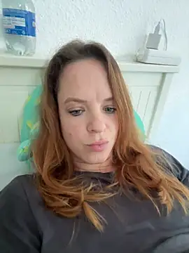 Snapshot of SexyMilf_37 chatting on 4, 10, 2025 SexyMilf 37 online show from 4, 10, 2025