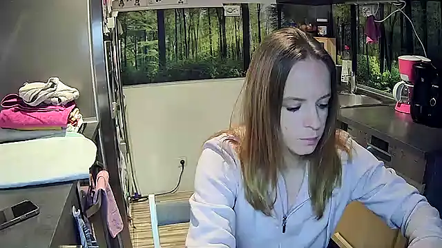 Snapshot of SexyMilf_37 chatting on 27, 9, 2025 SexyMilf 37 online show from 27, 9, 2025