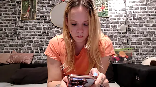 SexyMilf 37 online show from 17, 4, 2026