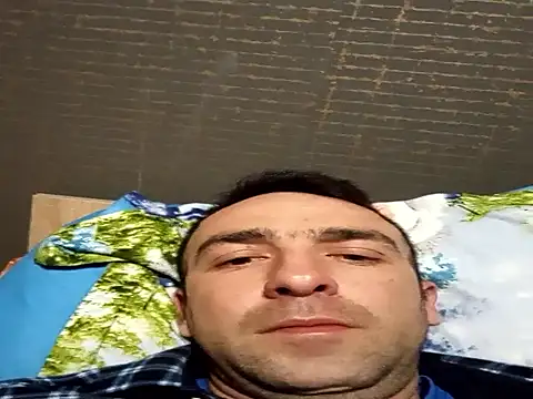 Snapshot of PopaOctavian chatting on 4, 12, 2025 PopaOctavian online show from 4, 12, 2025