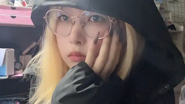 luna51888 online show from 7, 10, 2025