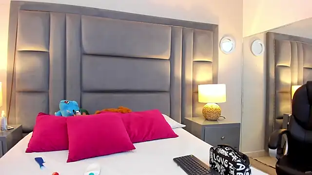 GabyMoreau online show from 14, 1, 2026