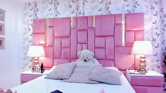 GabyMoreau online show from 12, 3, 2026