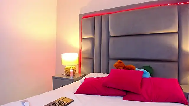 GabyMoreau online show from 9, 1, 2026