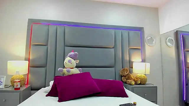 GabyMoreau online show from 13, 9, 2025