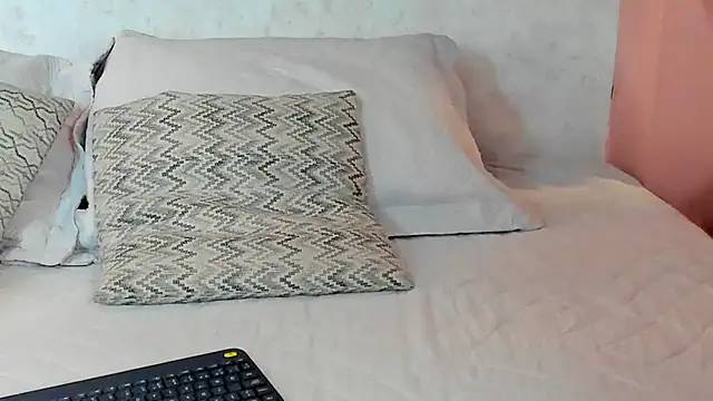 Emilly Beaumont online show from 27, 9, 2025