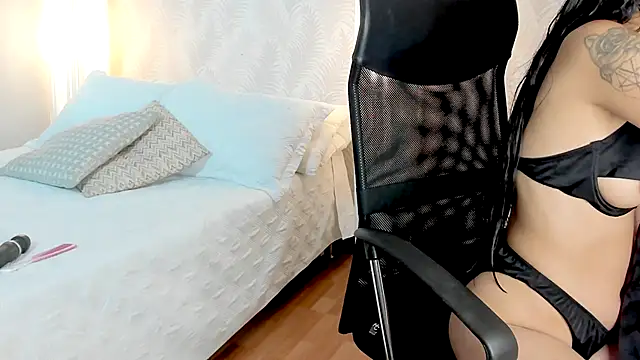 Emilly Beaumont online show from 10, 10, 2025