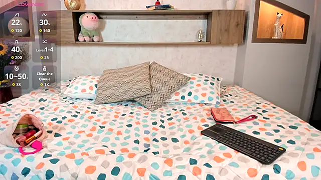 Emilly Beaumont online show from 30, 11, 2025