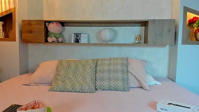 Emilly Beaumont online show from 31, 3, 2026