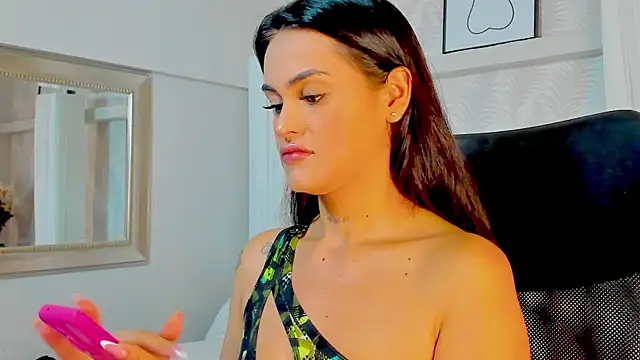 Emilly Beaumont online show from 6, 10, 2025