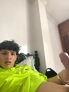 Snapshot of Ramiro378920 chatting on 10, 11, 2025 Ramiro378920 online show from 10, 11, 2025