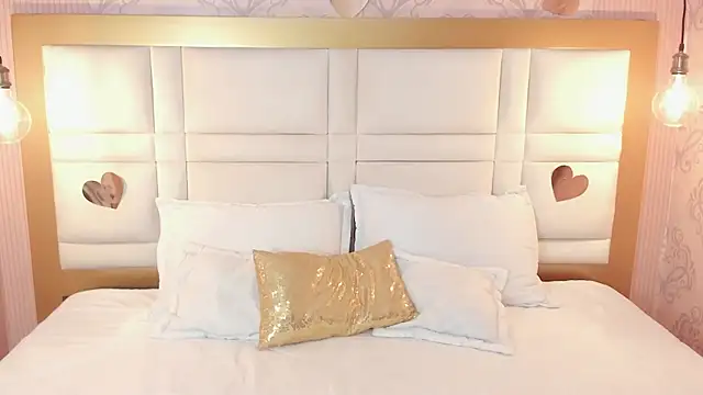 luna hot ass online show from 6, 1, 2026