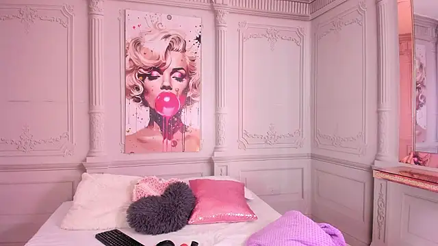 luna hot ass online show from 13, 3, 2026