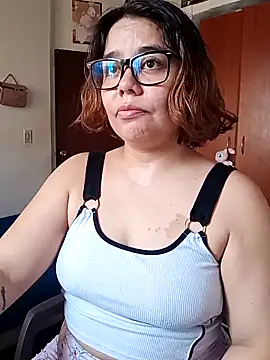 Snapshot of saenz_eymi chatting on 10, 2, 2026 saenz eymi online show from 10, 2, 2026