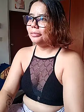 Snapshot of saenz_eymi chatting on 3, 2, 2026 saenz eymi online show from 3, 2, 2026