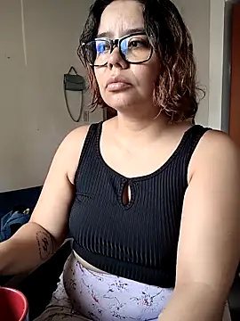 Snapshot of saenz_eymi chatting on 23, 2, 2026 saenz eymi online show from 23, 2, 2026