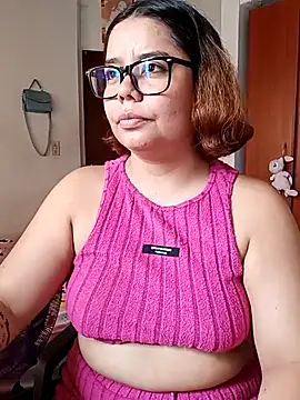 Snapshot of saenz_eymi chatting on 10, 3, 2026 saenz eymi online show from 10, 3, 2026