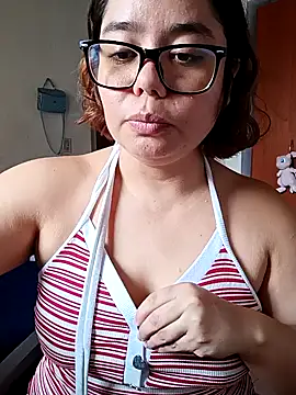 Snapshot of saenz_eymi chatting on 22, 2, 2026 saenz eymi online show from 22, 2, 2026