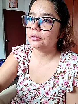 Snapshot of saenz_eymi chatting on 16, 1, 2026 saenz eymi online show from 16, 1, 2026