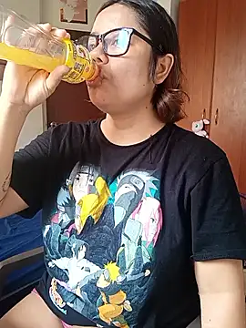 Snapshot of saenz_eymi chatting on 8, 2, 2026 saenz eymi online show from 8, 2, 2026