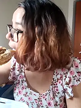 Snapshot of saenz_eymi chatting on 13, 2, 2026 saenz eymi online show from 13, 2, 2026