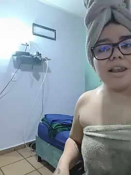 Snapshot of saenz_eymi chatting on 4, 7, 2026 saenz eymi online show from 4, 7, 2026