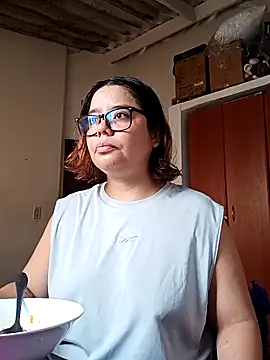 Snapshot of saenz_eymi chatting on 6, 3, 2026 saenz eymi online show from 6, 3, 2026