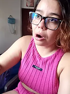 Snapshot of saenz_eymi chatting on 20, 2, 2026 saenz eymi online show from 20, 2, 2026