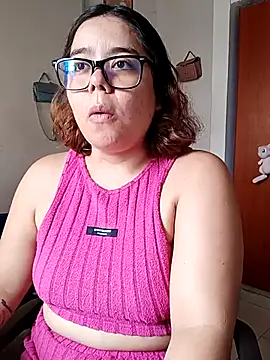 Snapshot of saenz_eymi chatting on 8, 4, 2026 saenz eymi online show from 8, 4, 2026