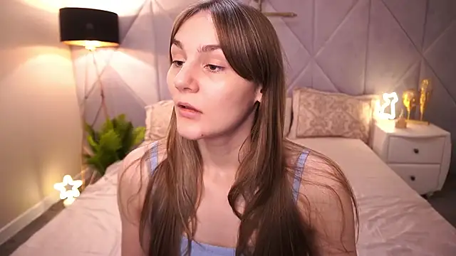 DiamondGoldie online show from 6, 11, 2025