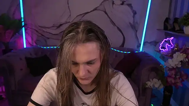 DiamondGoldie online show from 18, 9, 2025