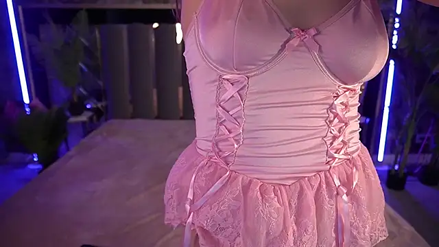 DiamondGoldie online show from 2, 10, 2025