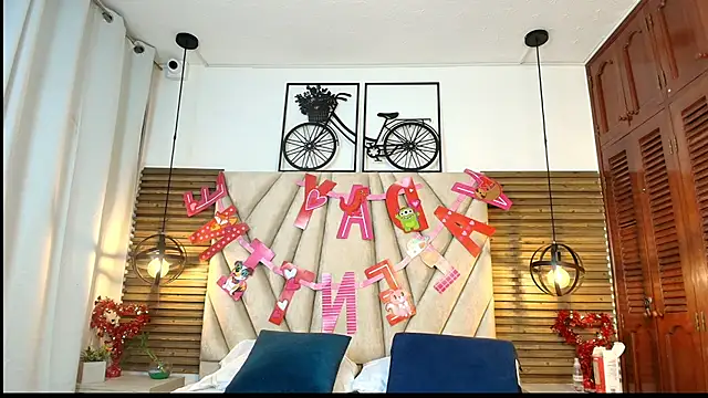 Cinthiabaker online show from 4, 10, 2025