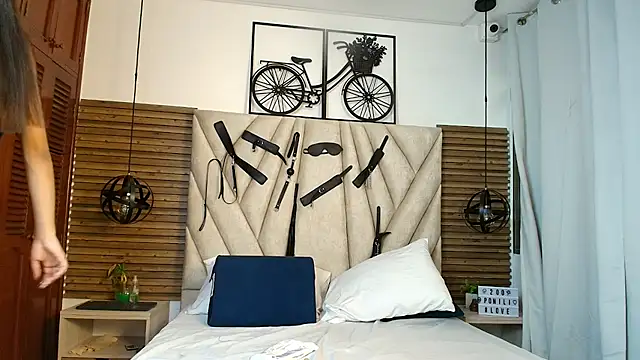 Cinthiabaker online show from 12, 11, 2025