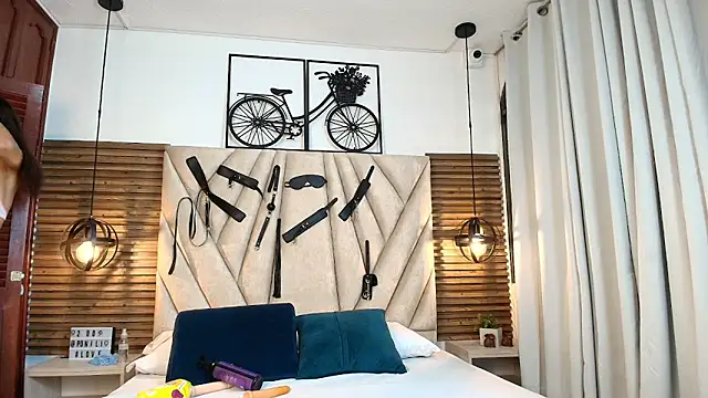 Cinthiabaker online show from 25, 11, 2025