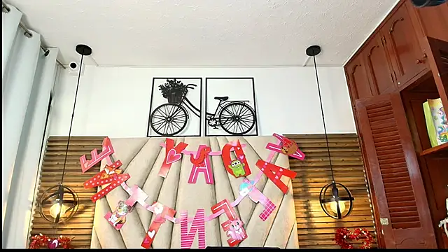 Cinthiabaker online show from 23, 9, 2025